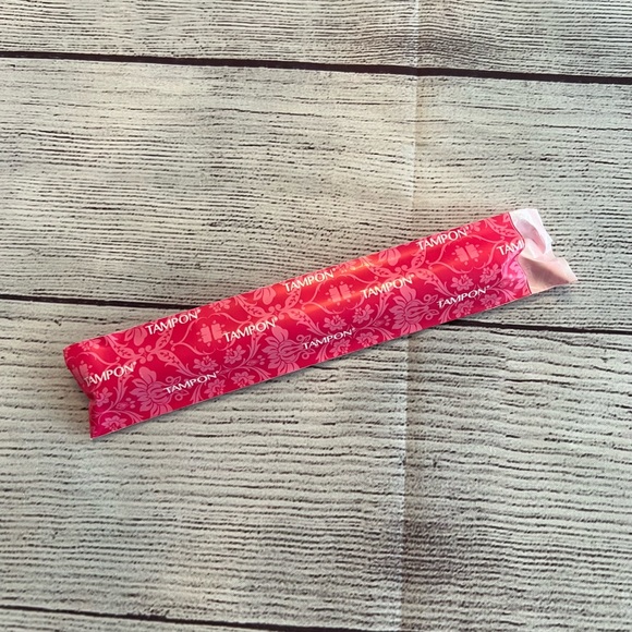 NIB Flasks - 5 fake tampon flasks - Picture 5 of 6